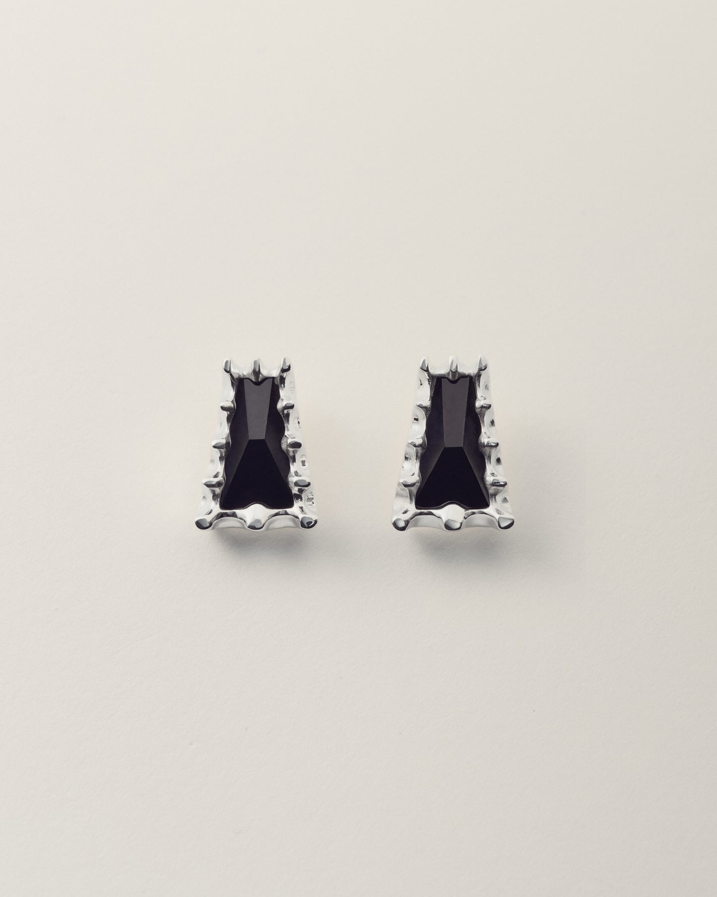 Ash Earring Onyx